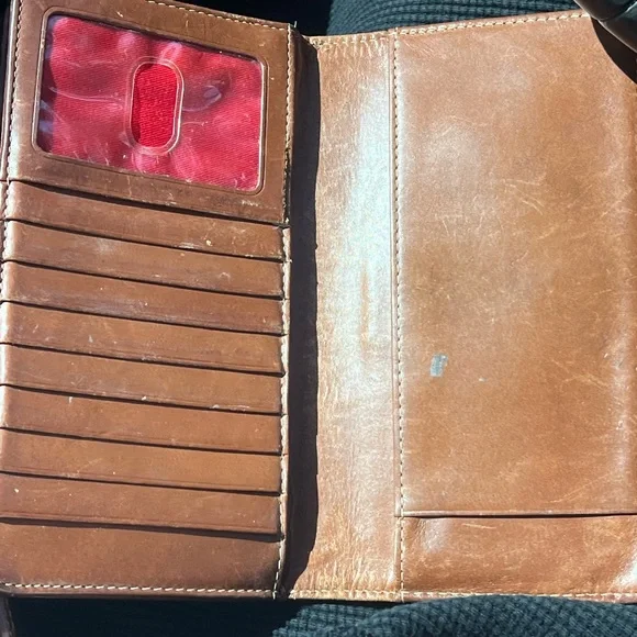 Vintage Dooney & Bourke Croc-Embossed Tan Leather Wallet - Picture 8 of 11